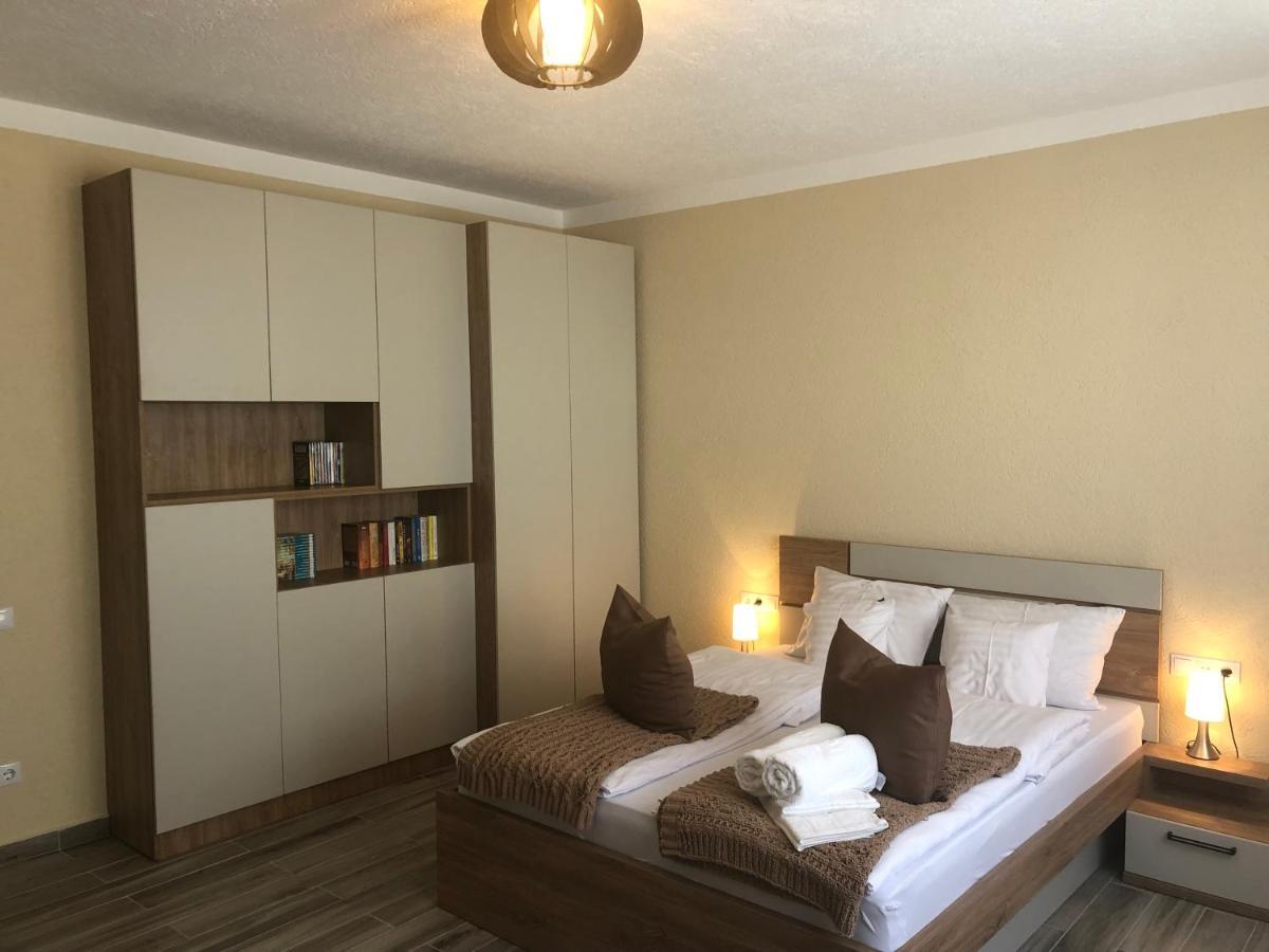 Central House Villa Oradea Dış mekan fotoğraf