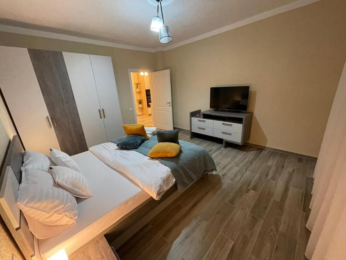 Central House Villa Oradea Dış mekan fotoğraf
